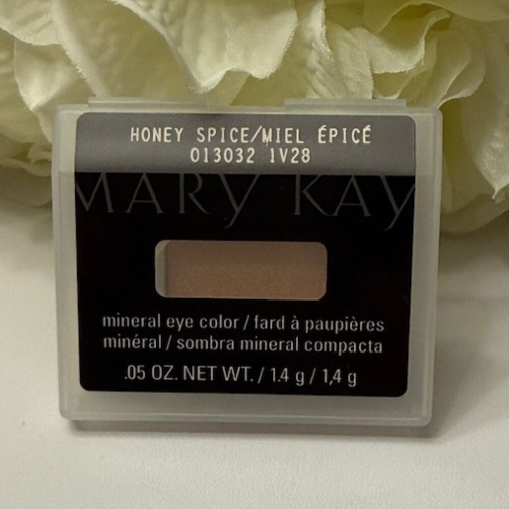 MARY KAY Mineral Eye Color: Honey Spice (Discontinued shade)